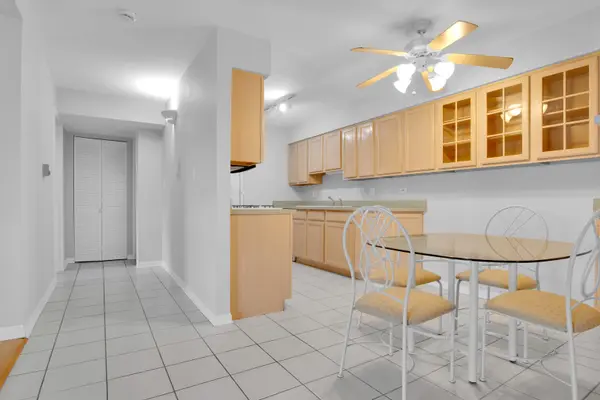 1617 N Windsor DR #307, Arlington Heights, IL 60004