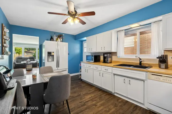 4 SCOTDALE RD, La Grange Park, IL 60526