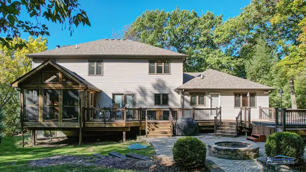 602 Ashland AVE, East Dundee, IL 60118