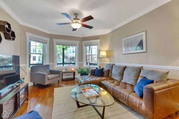 2235 W Leland AVE, Chicago, IL 60625