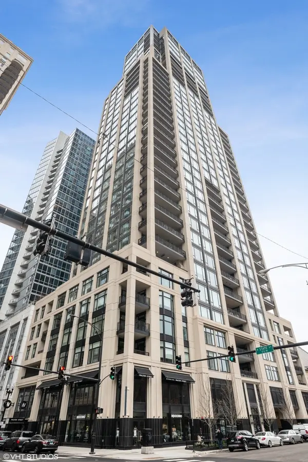 9 W Walton ST #2402, Chicago, IL 60610