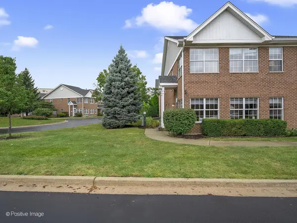 9 4 Seasons CT, Elmhurst, IL 60126