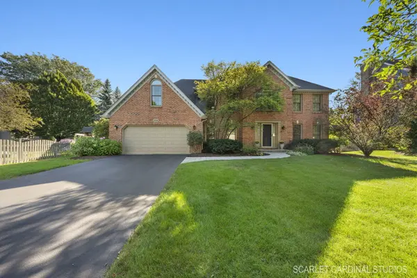 908 Sanctuary LN, Naperville, IL 60540