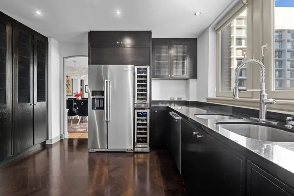 421 W Melrose ST #19C, Chicago, IL 60657