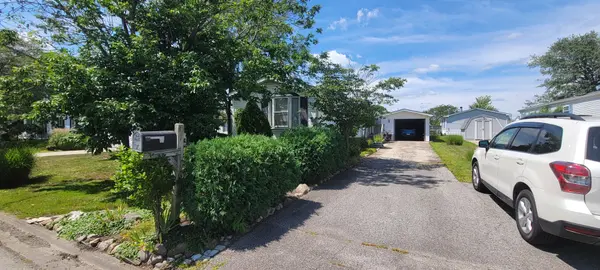 2 Bluebird LN #2BLU, Beecher, IL 60401