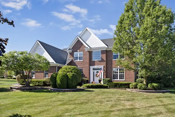 2 Hawthorn Grove CIR, Hawthorn Woods, IL 60047