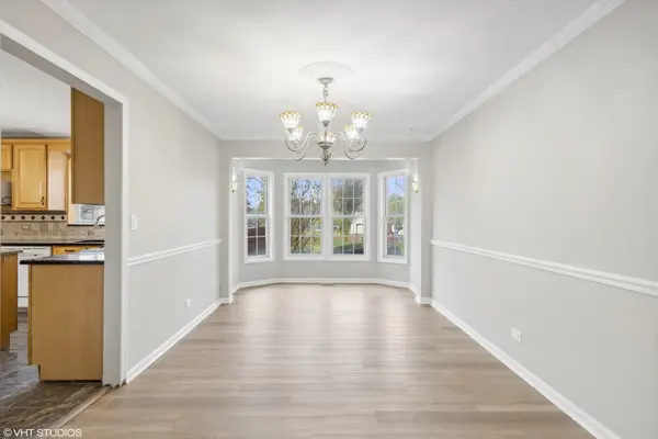 1137 Barcroft CT, Naperville, IL 60540