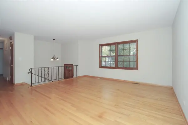 1460 Spruce AVE, Hanover Park, IL 60133