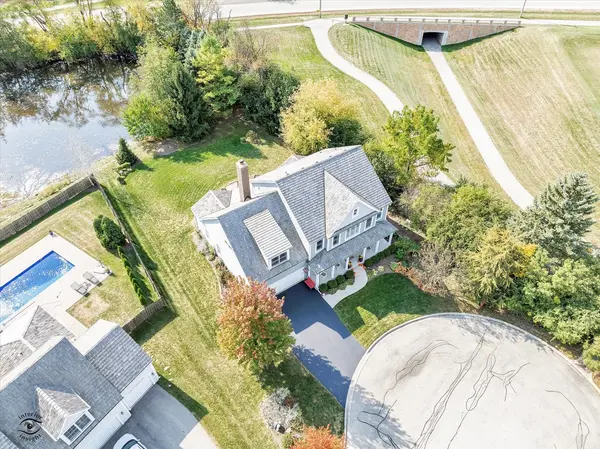573 Oxford LN, Lindenhurst, IL 60046