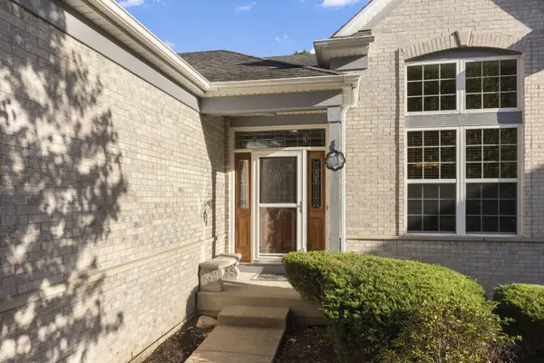 1327 Dorr DR, Sugar Grove, IL 60554