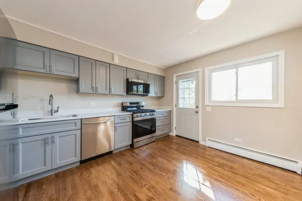 235 E Palatine RD #2E, Palatine, IL 60067