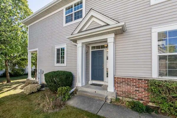 812 Linden CIR, Hoffman Estates, IL 60169