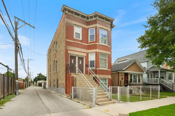 4746 W Patterson AVE, Chicago, IL 60641
