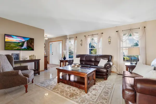 8105 Parkside DR, Frankfort, IL 60423