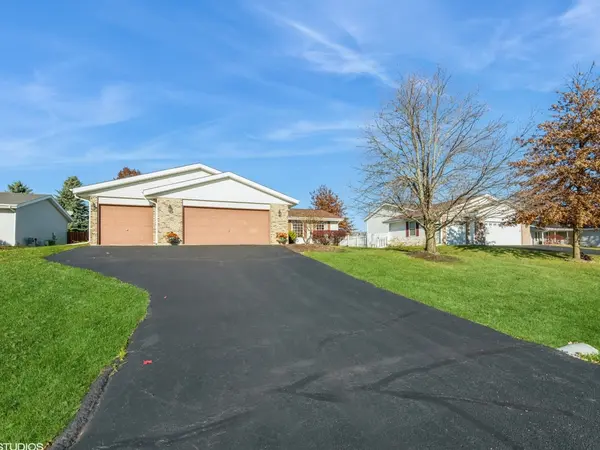 921 Night Owl LN, Roscoe, IL 61073