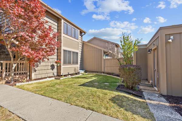 500 ISLE ROYAL BAY, Roselle, IL 60172