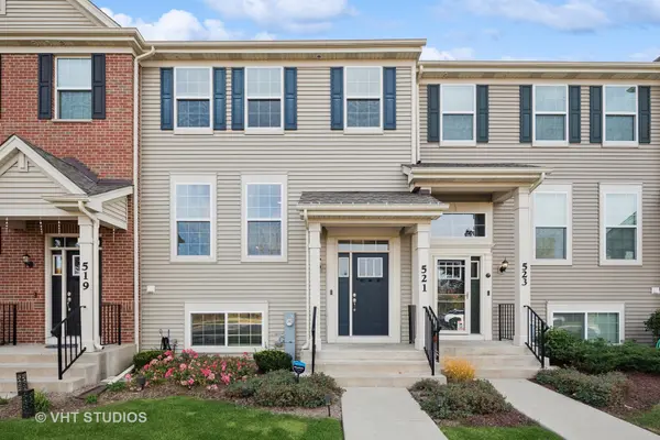 521 Cimmaron CIR, Crystal Lake, IL 60012