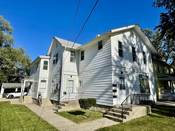 426 E Benton ST, Aurora, IL 60505