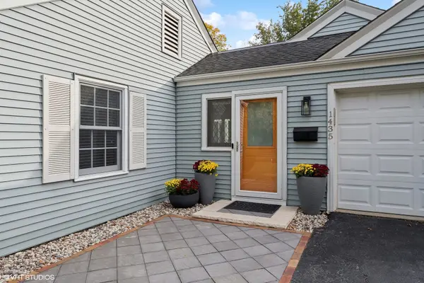 1435 Sycamore LN, Northbrook, IL 60062