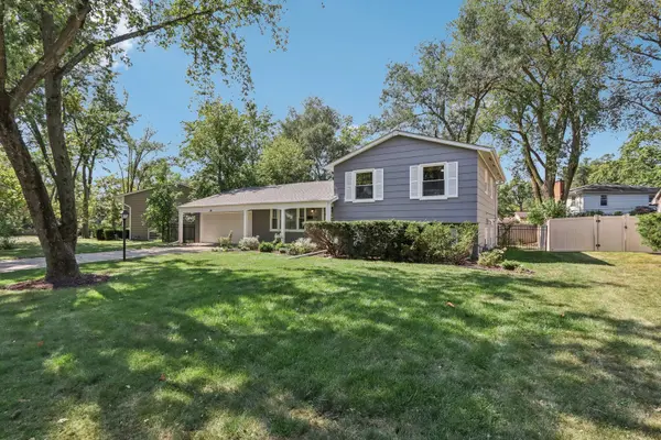 910 Wayne AVE, Deerfield, IL 60015