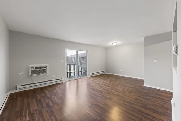 2331 Bicentennial AVE #11, Crest Hill, IL 60403