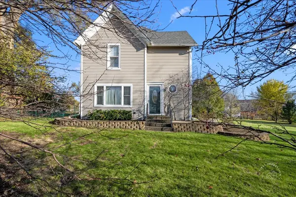 5N638 Hanson RD, St. Charles, IL 60175