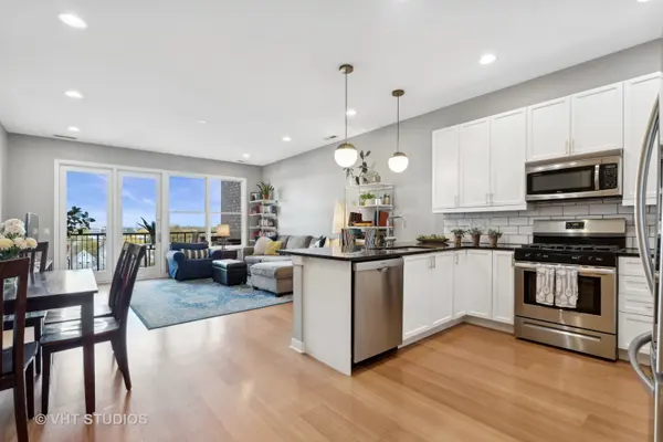1842 W Irving Park RD #501, Chicago, IL 60613