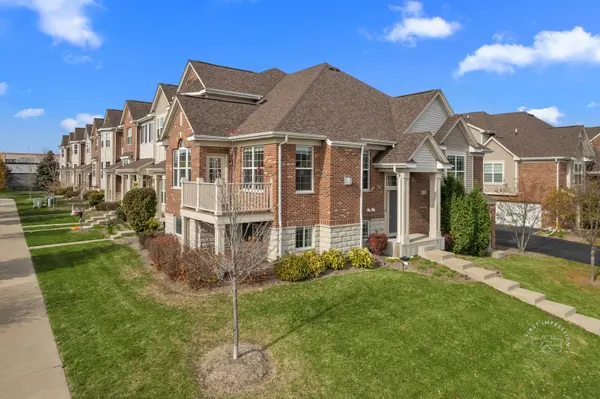 2937 Henley LN, Naperville, IL 60540