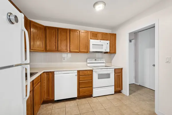 6301 N Sheridan RD #11D, Chicago, IL 60660