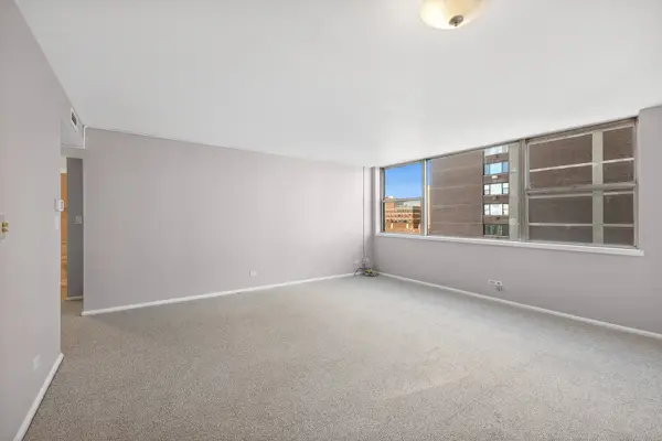 6301 N Sheridan RD #11D, Chicago, IL 60660