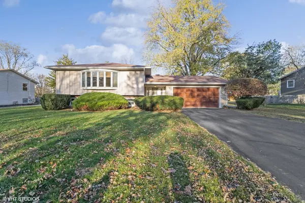 15244 W Pinewood LN, Libertyville, IL 60048
