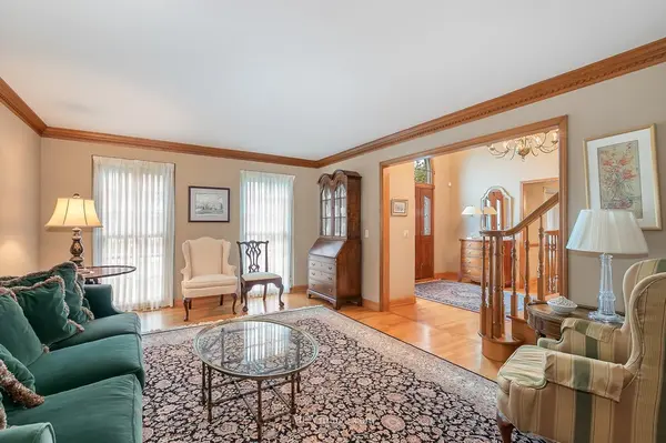 8800 Lake Ridge DR, Darien, IL 60561
