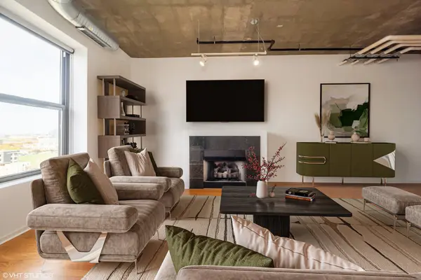 849 N Franklin ST #1223, Chicago, IL 60610