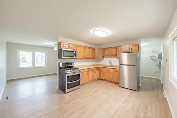 39 N Elm LN, Glenwood, IL 60425