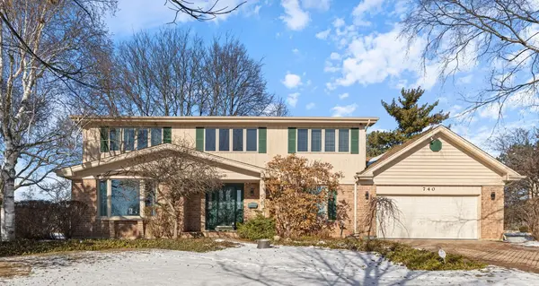740 WINSTON DR, Elk Grove Village, IL 60007