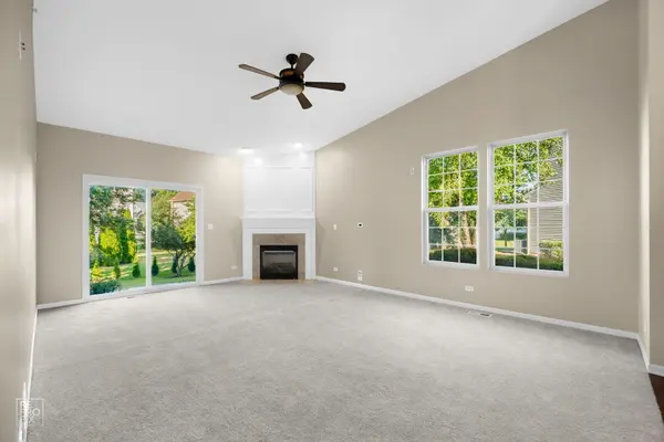 920 Elizabeth DR, Streamwood, IL 60107