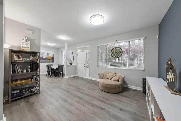 2261 Reflections DR #C1001, Aurora, IL 60502