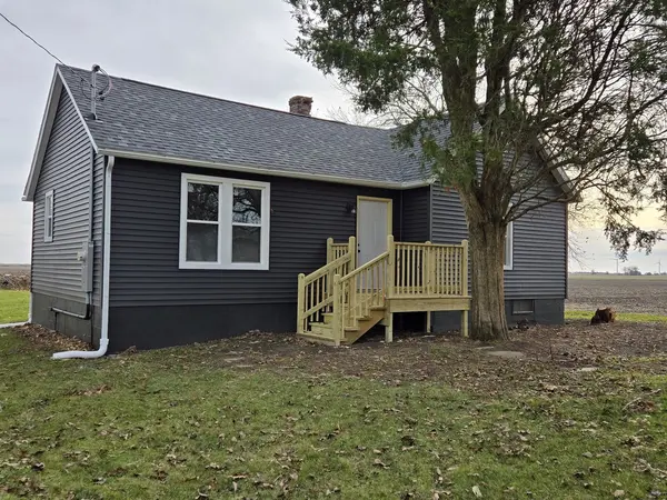 306 S Main RD,  Clarence,  IL 60960