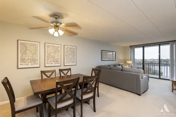 75 Kristin CIR #421, Schaumburg, IL 60195