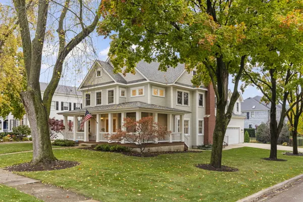 924 N Washington ST, Wheaton, IL 60187