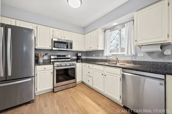 1156 Lakewood CIR, Naperville, IL 60540