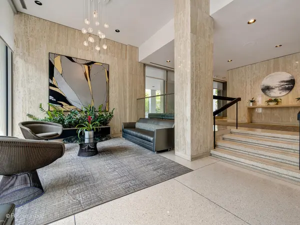 88 W Schiller ST #2107L, Chicago, IL 60610