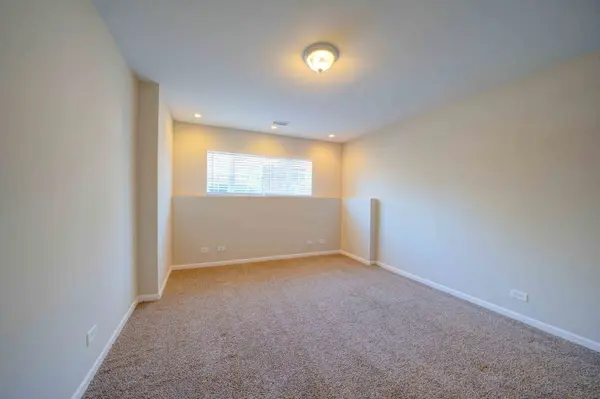 2257 Dawson LN, Algonquin, IL 60102