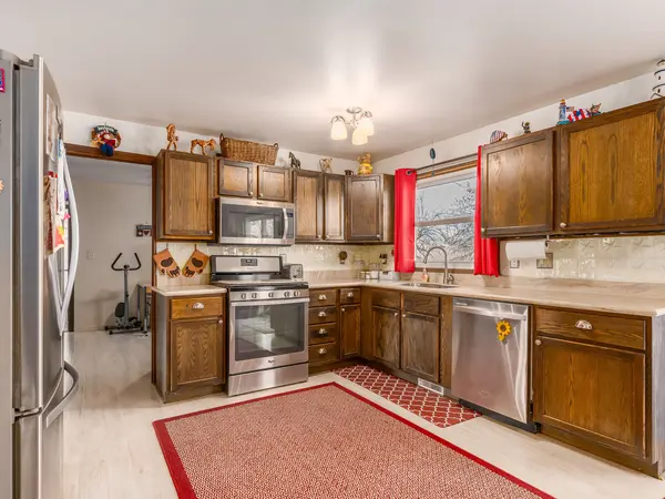 1980 N Fork CIR Elgin, IL 60123