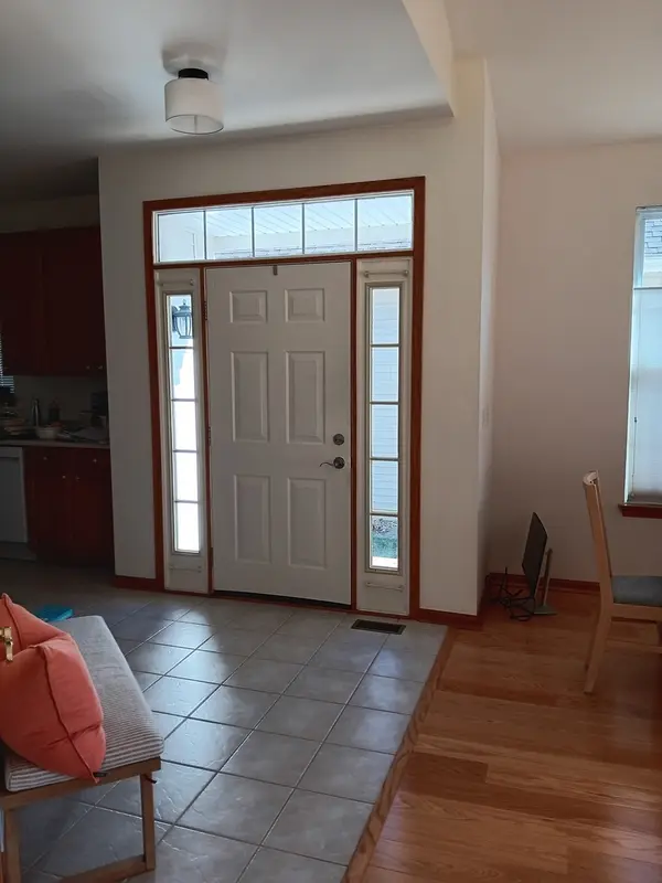 98 Netherlands DR, Antioch, IL 60002