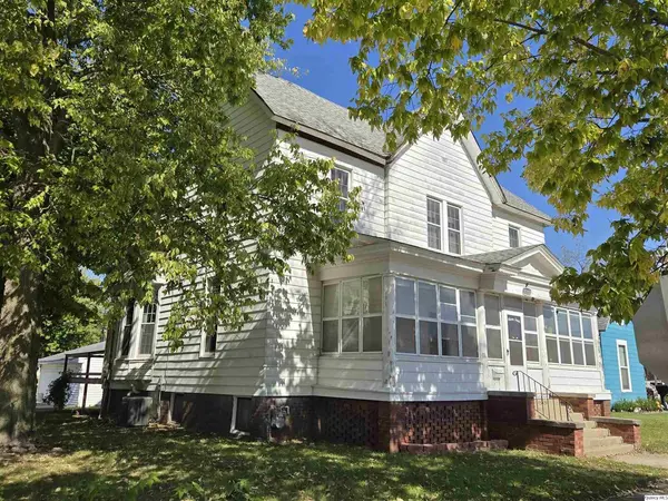 416 W 9th, Beardstown, IL 62618