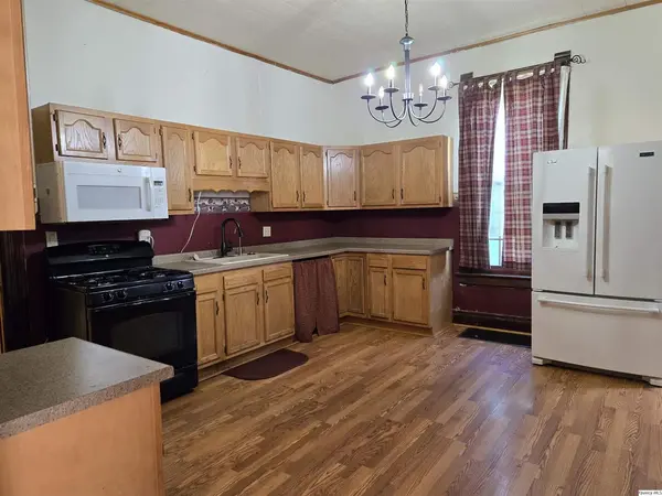 416 W 9th, Beardstown, IL 62618