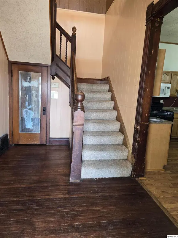 416 W 9th, Beardstown, IL 62618
