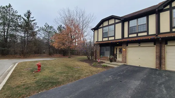 350 Meadowview CT, Bloomingdale, IL 60108