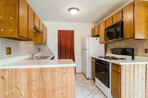 606 N Deer Run DR #10B11, Palatine, IL 60067